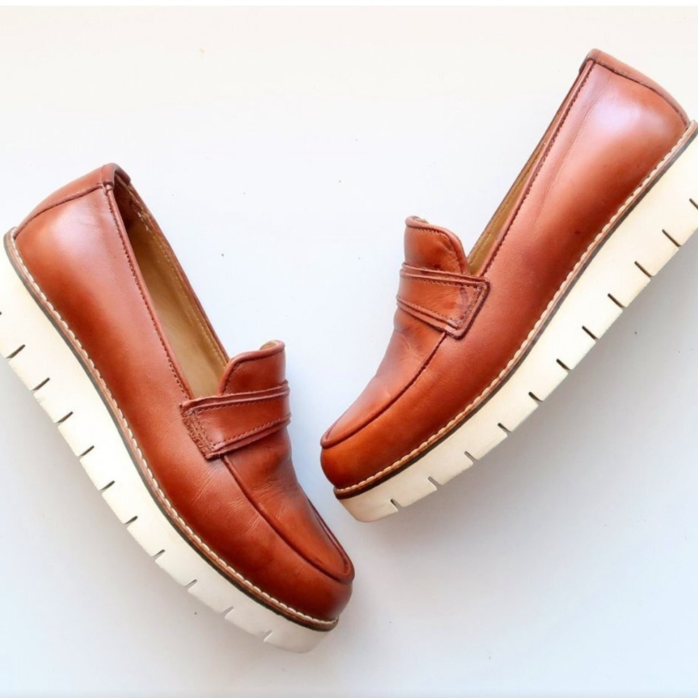 Aquatalia Women’s Brown Oxford Loafers